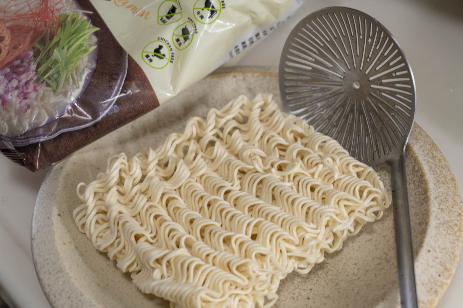 取り出した乾麺。