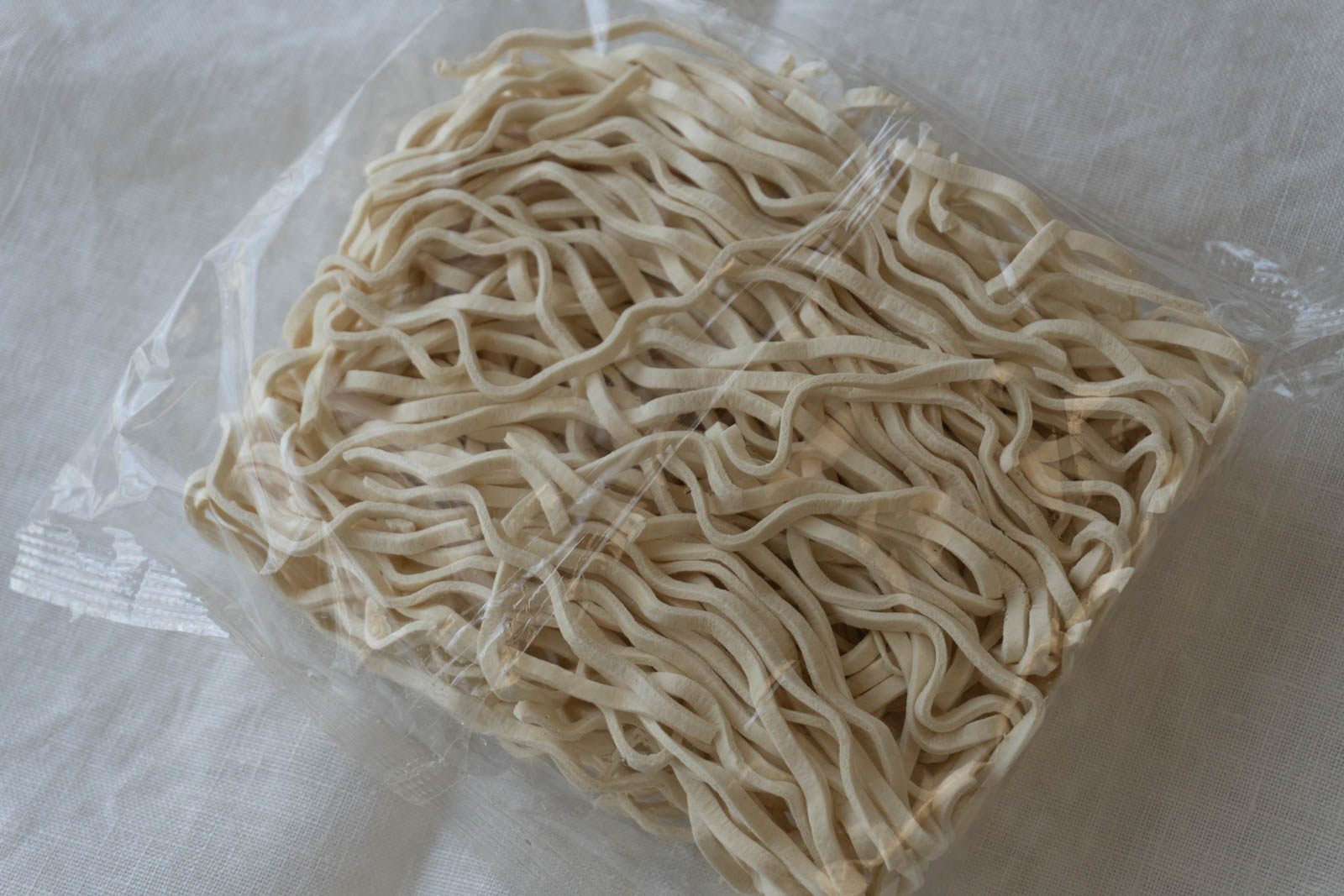 取り出した乾麺。