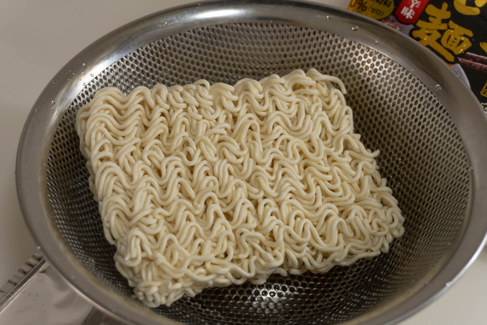 取り出した乾麺。